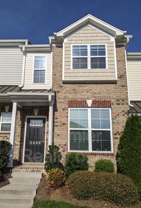 Winston Salem House: 5448 Farmhouse Trail