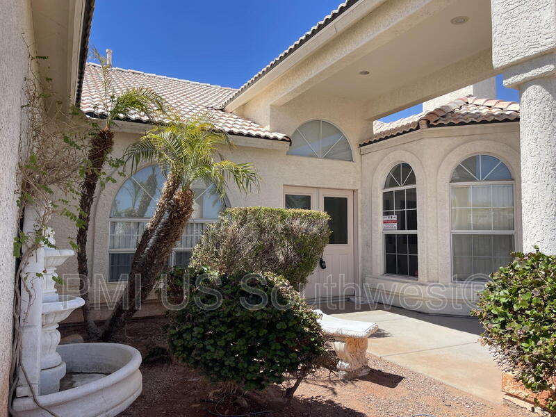 Bullhead City House: 3300 Ridge View Ave