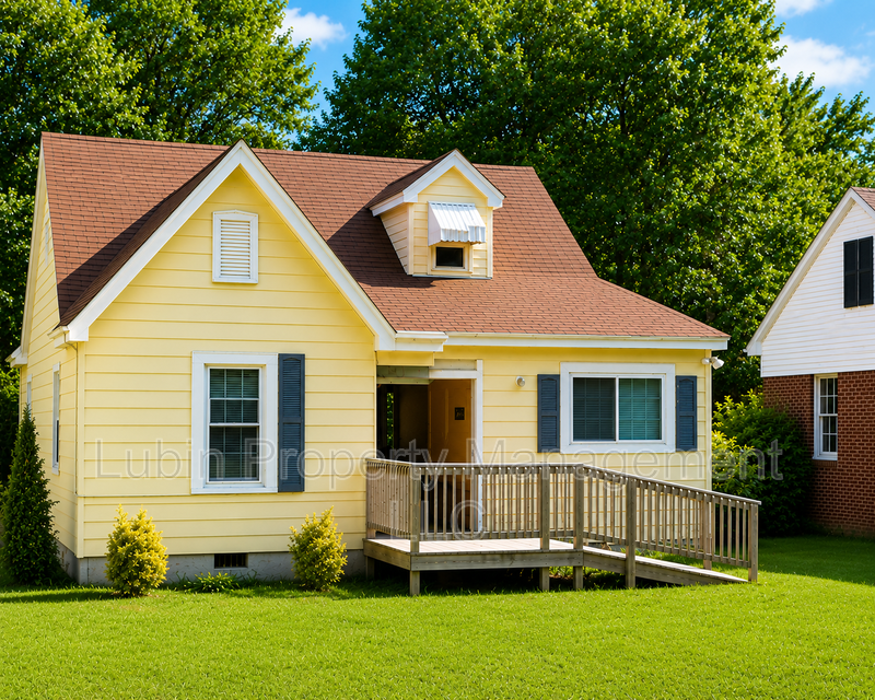 Memphis House: 2348 Larose Ave