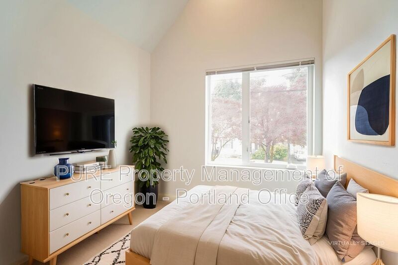 Portland House: 6794 N McKenna