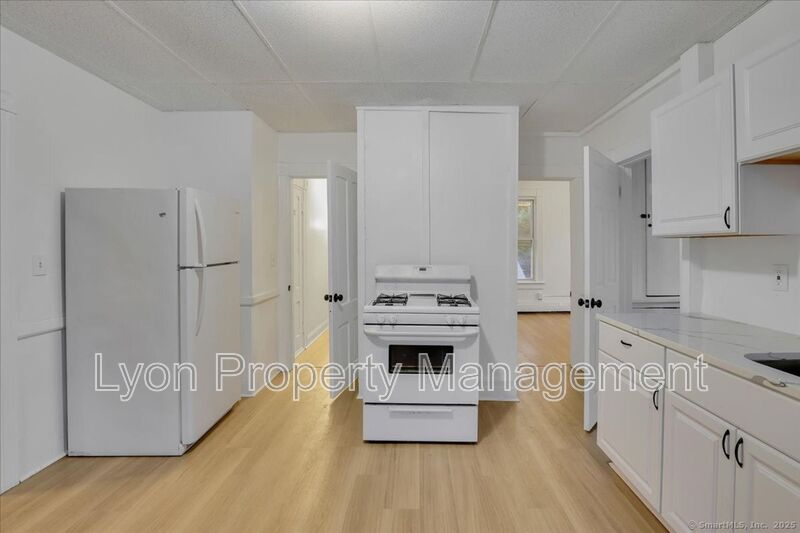 Willimantic Condo: 251-253 Jackson St