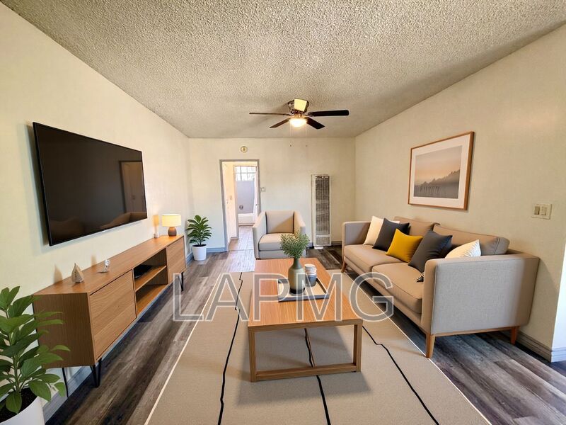 Inglewood House: 925 Enterprise Avenue