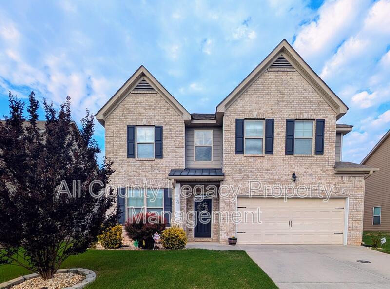 Loganville House: 526 Georgia Circle