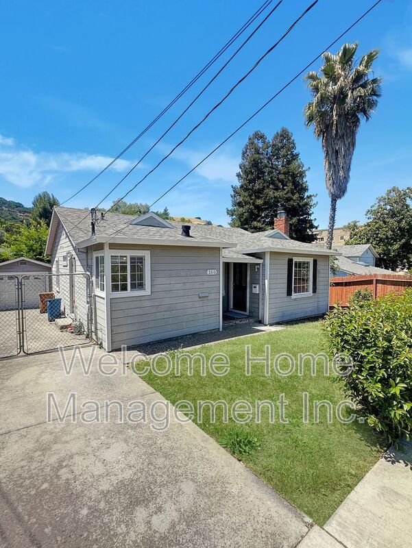 Martinez House: 3310 Geneva Street