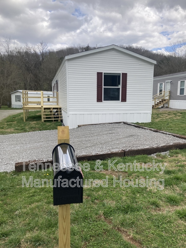 Dixon Springs House: 333 Hillsdale Estates Lane