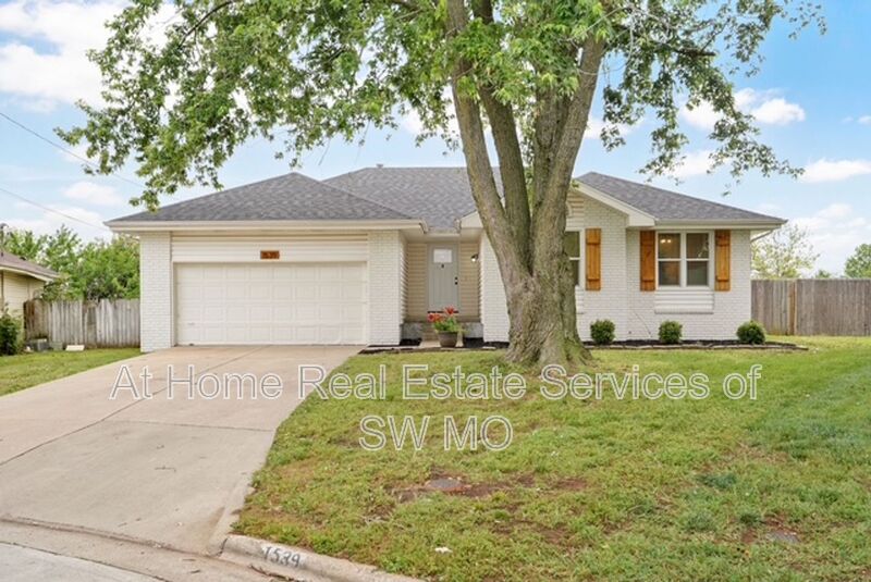 Springfield House: 1539 W Rockwood Ct