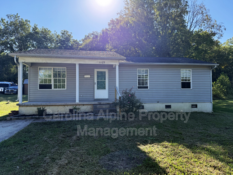 Salisbury House: 1109 Crosby St