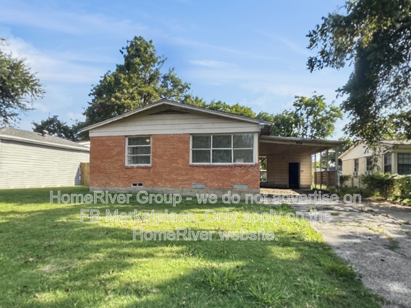 Dallas House: 2820 Hillglenn Rd