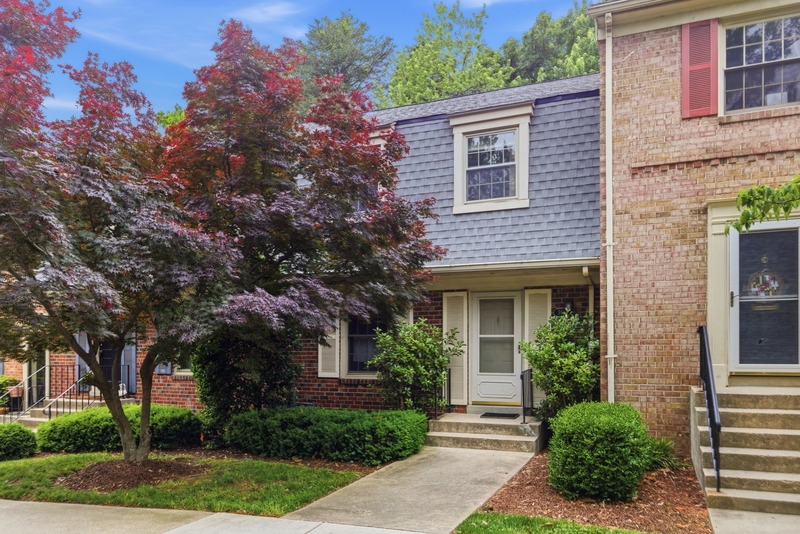 College Park Townhome: 5918 Westchester Park Drive - 1