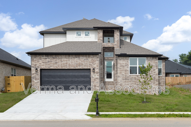 Centerton House: 1121 Whistler St