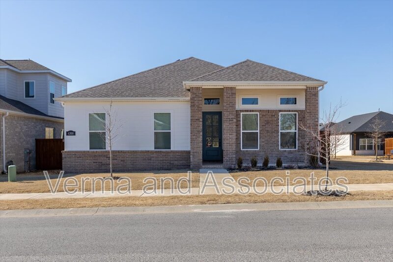 Bentonville House: 6300 SW Beacon St