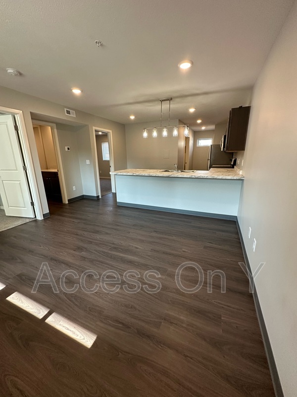 Lincoln Condo: 2340 Y St