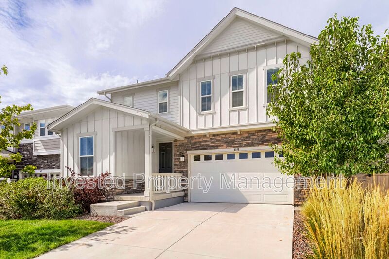 Aurora House: 6181 N Malaya St