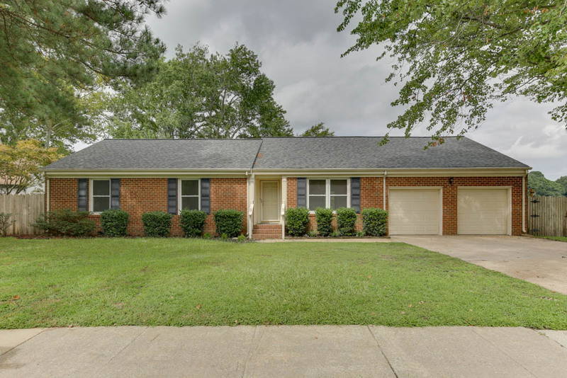 Chesapeake House: 2637 N Elizabeth Harbor Dr