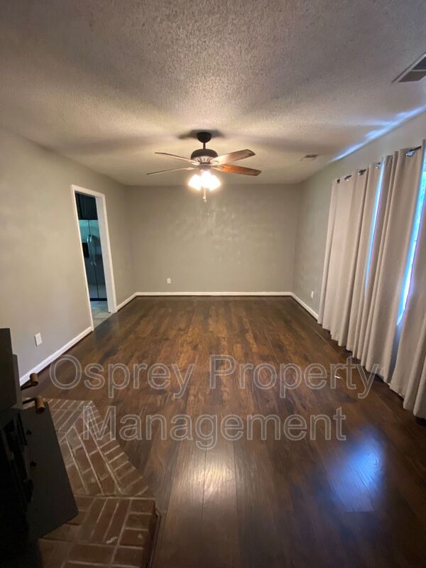 Charming 3-Bedroom Ranch !!
