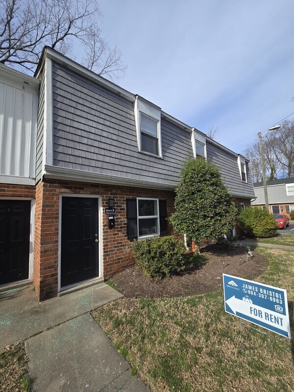 Henrico Townhome: 1706 Carlisle Ave