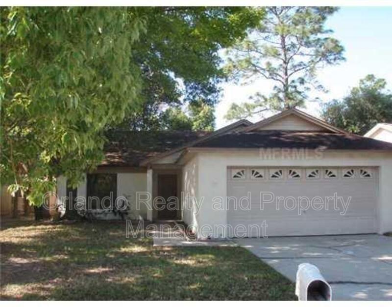 Oviedo House: 1102 Dees Drive