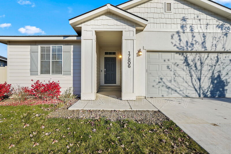 Nampa House: 17806 North Pegram Way