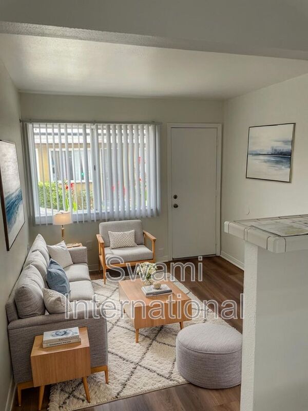 Inglewood Condo: 4542 Imperial Hwy.