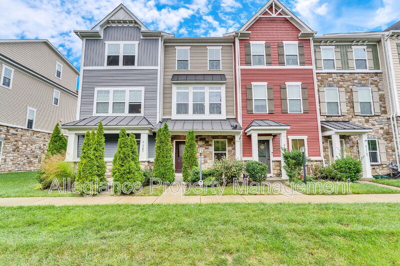 Aldie House: 41751 McMonagle Square