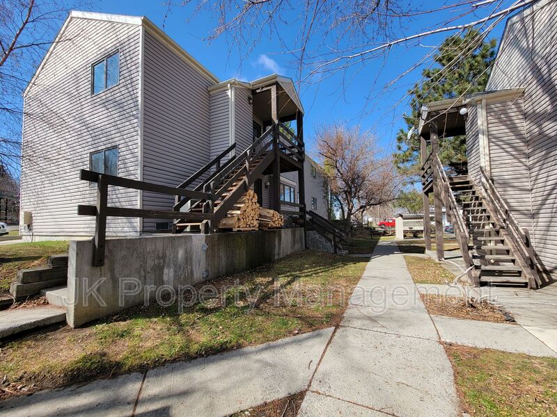 Great Falls House: 401 50th Street S