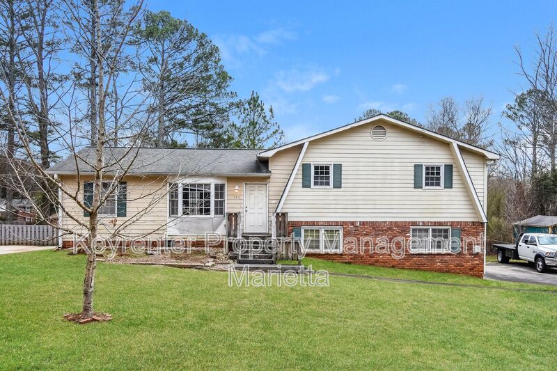Marietta House: 480 Debra Dr.