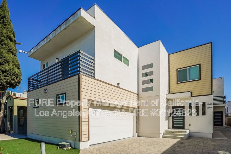 Los Angeles House: 1340 N Kenmore Ave