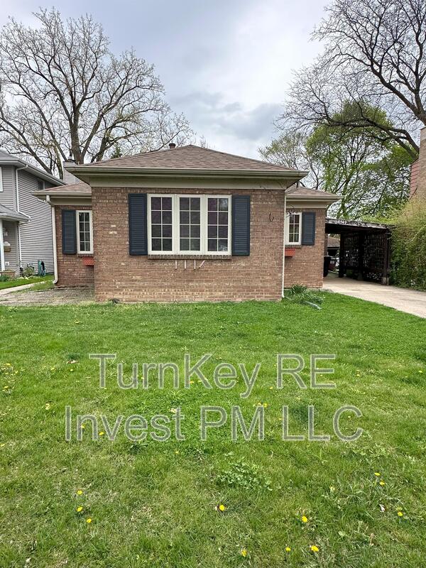 Homewood House: 18549 Dundee Avenue