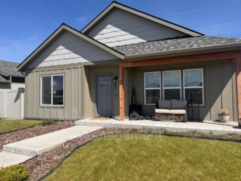 Kalispell House: 881 South Camas Lane