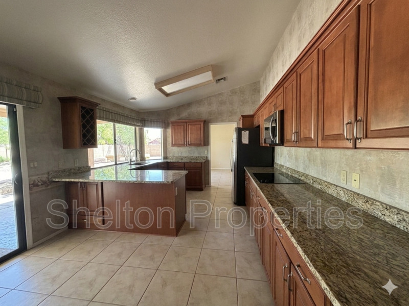 Surprise House: 9418 W Tonto Ln