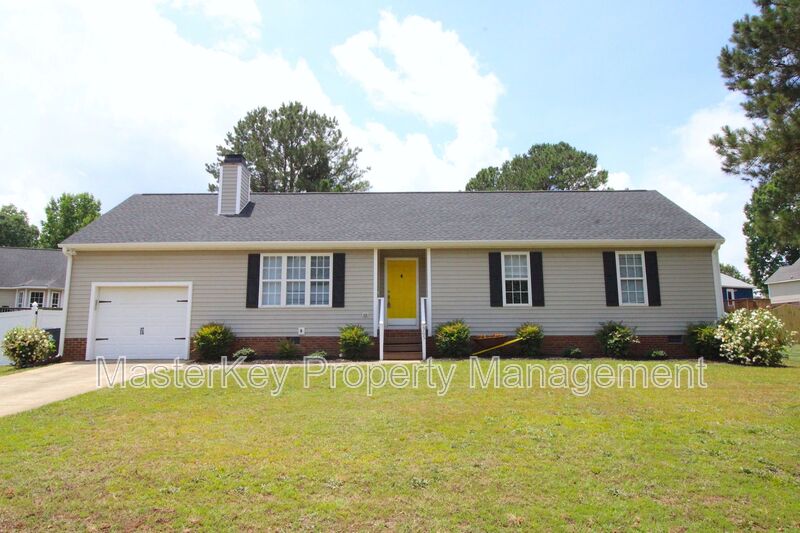 Holly Springs House: 305 Noonday Ct