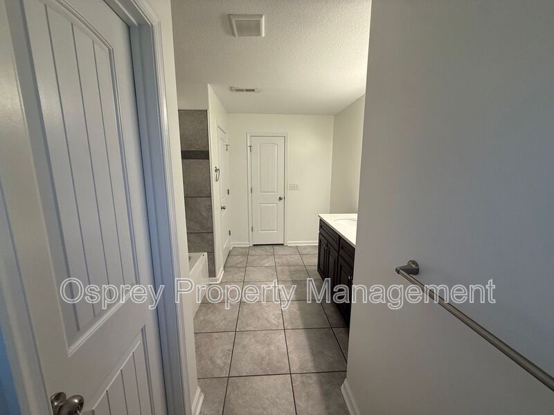 Stunning Move-In Ready 4BR Corner Home "ASK ABOUT OUR ZERO DEPOSIT" - Photo 7