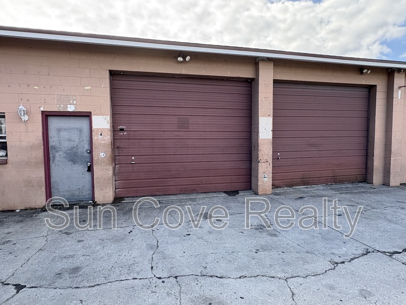 Tampa House: 14311 N Nebraska Ave Ste 4