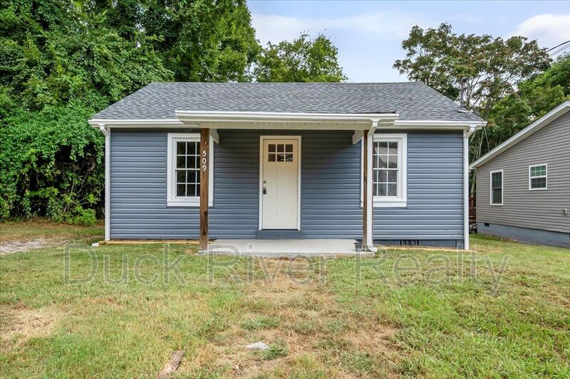 Columbia House: 509 Hardwick Ave