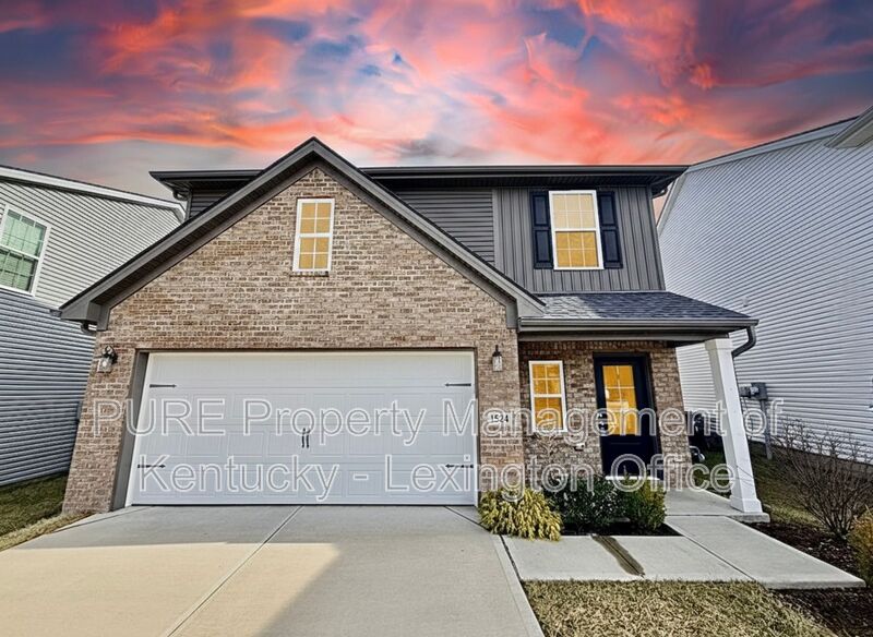 Lexington House: 1524 Hayfield Flat