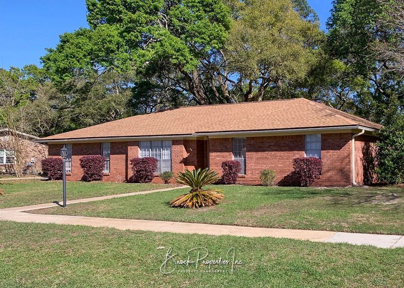 Pensacola House: 7865 Apollo Dr.