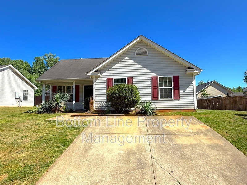 Charlotte House: 5512 Windy Valley Dr