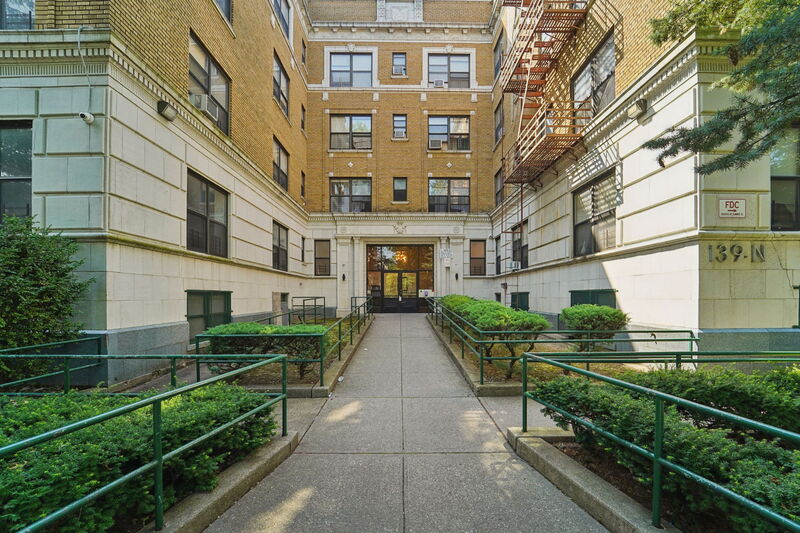 East Orange Condo: 61 N Arlington Ave - 3H