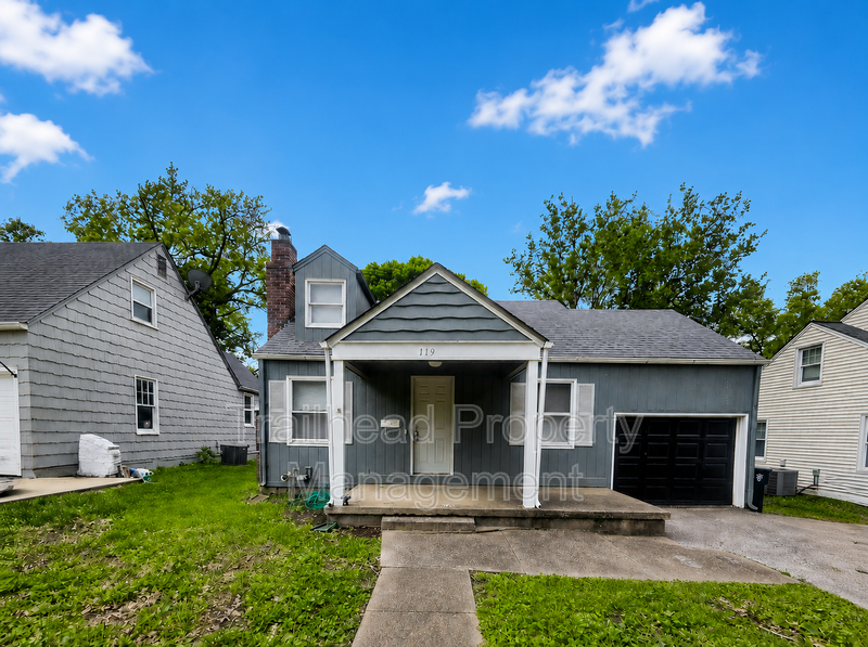 Kansas City House: 119 W 79th Terrace