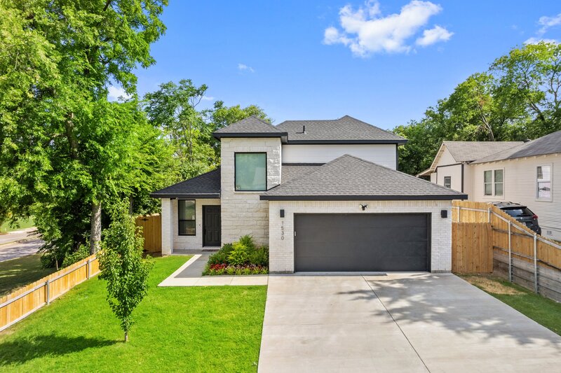 Dallas House: 1530 Padgitt Ave