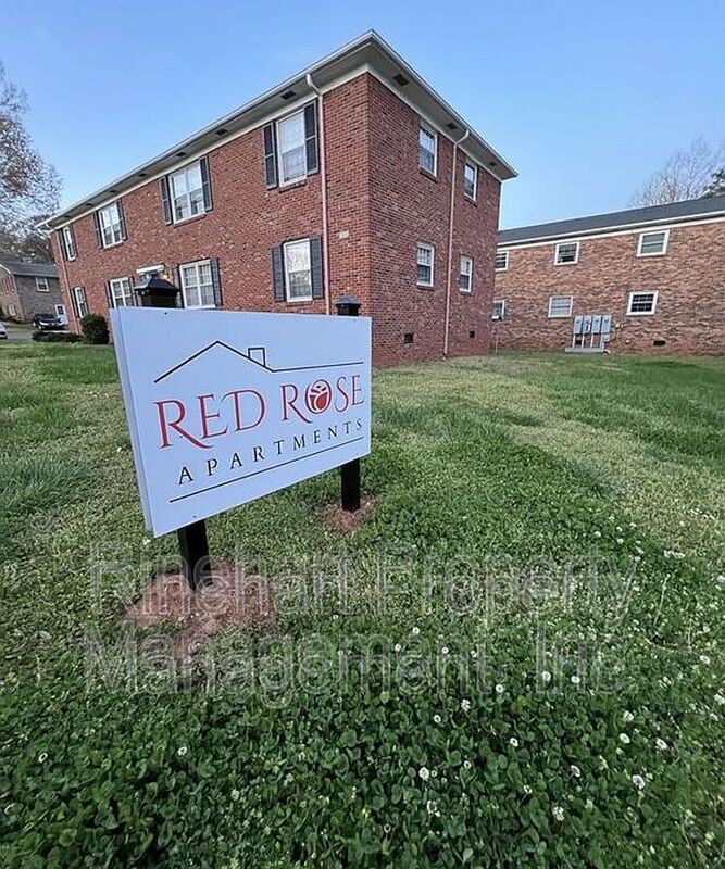 Lancaster House: 417 Plantation Road