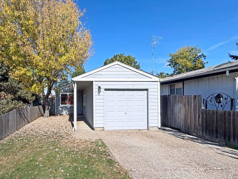 Photo 2 of rental home at 2727 Edison St.