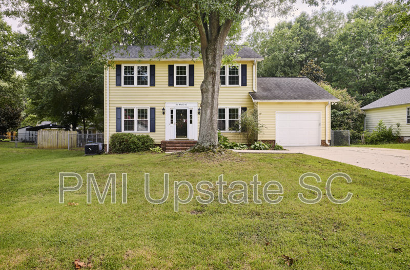 Simpsonville House: 206 Manassas Drive