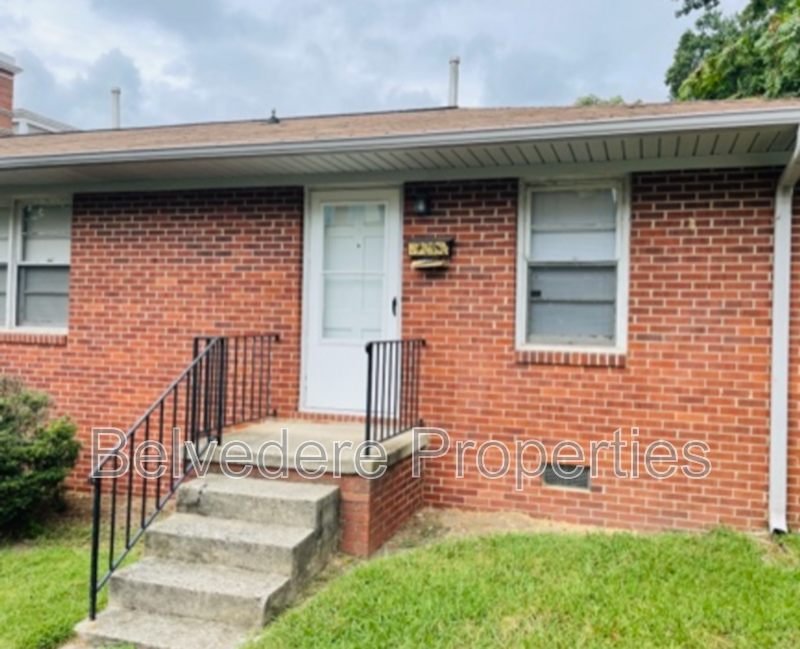 Greensboro House: 215 McIver St.