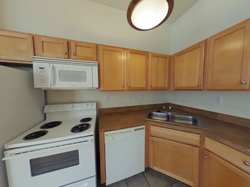 Richmond House: 824 W Broad St