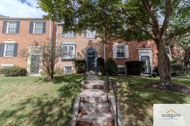 Timonium Townhome: 12 Daria Ct