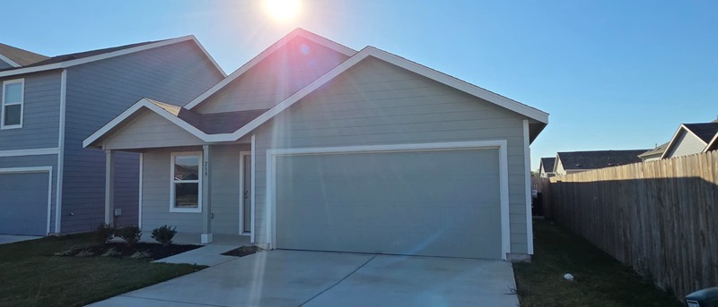 Hutto House: 239 Twilight Breeze Way