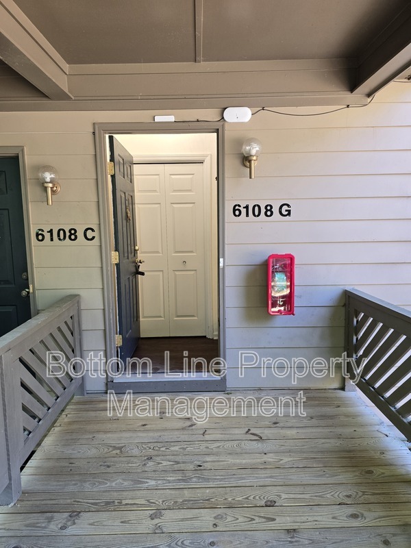 Charlotte House: 6108 Gray Gate Ln