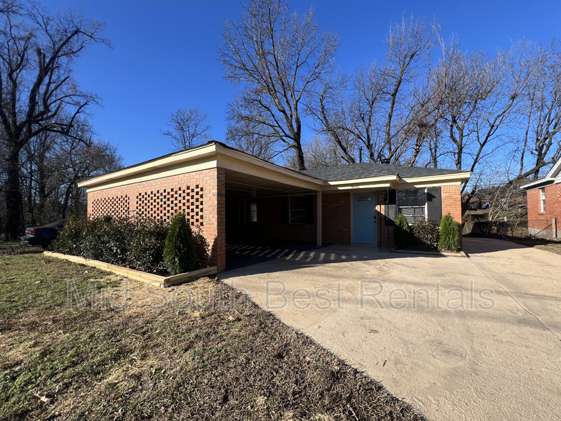 Memphis House: 3605 New Horn Lake Rd