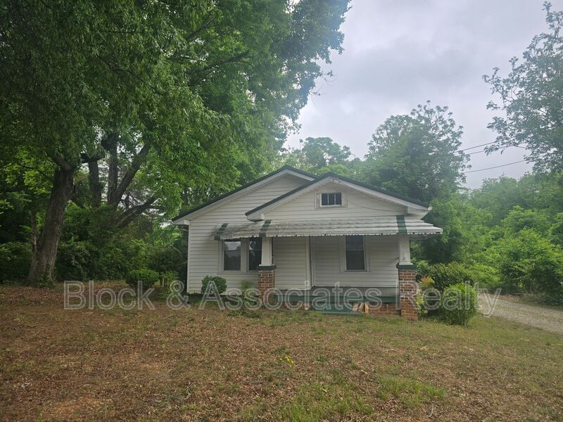 Archdale House: 3107 Archdale Rd